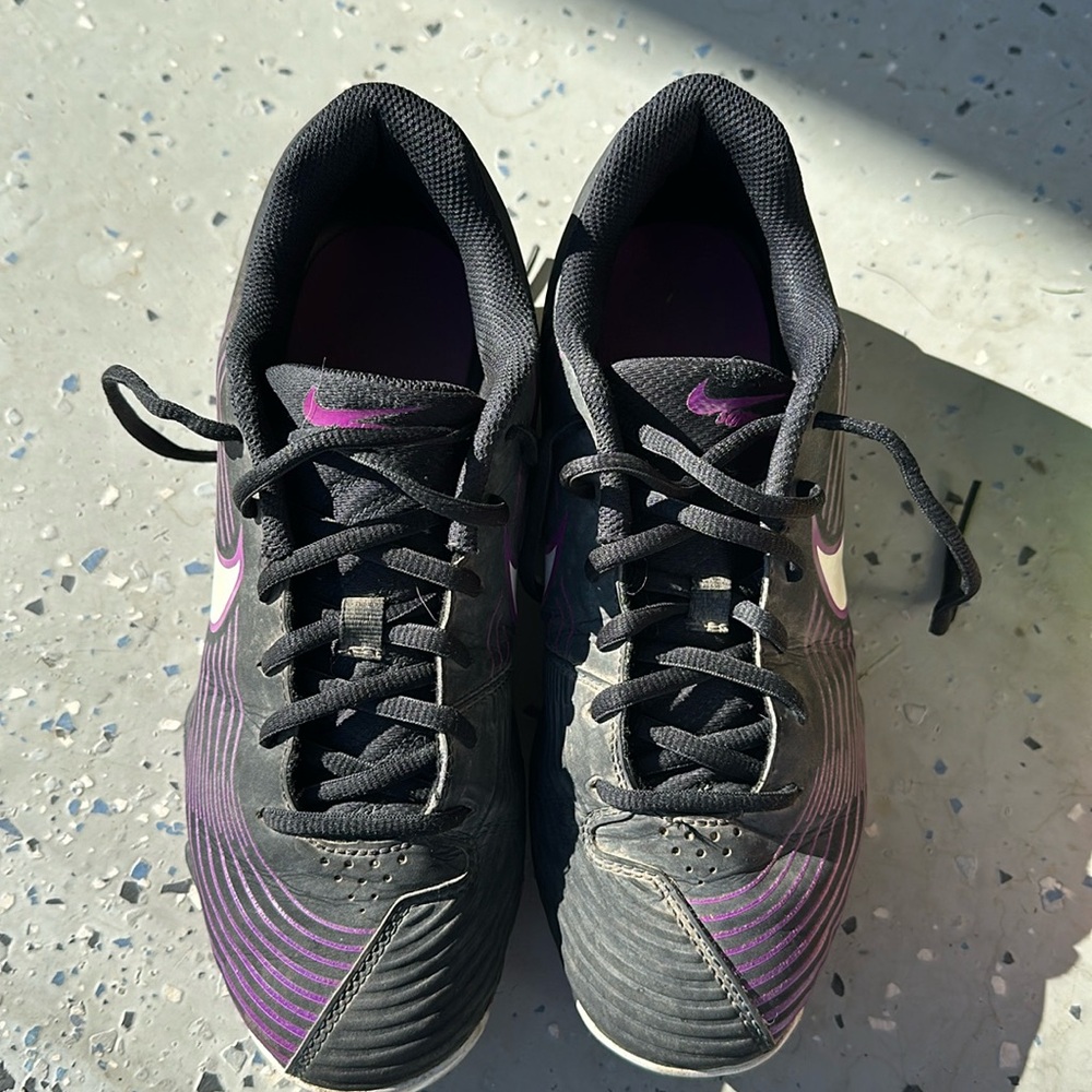Nike FastFlex girls cleats size 6 Youth